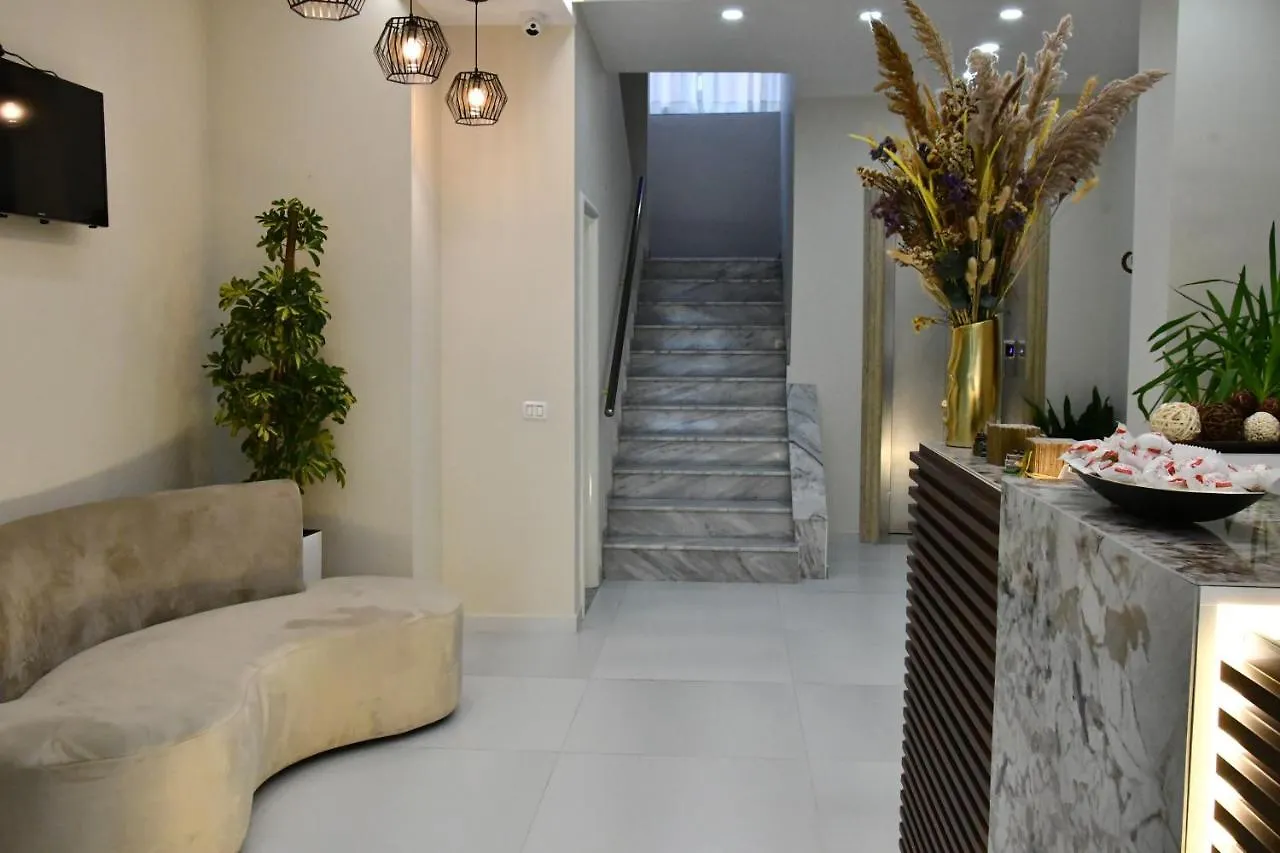 Elite Hotel Golem