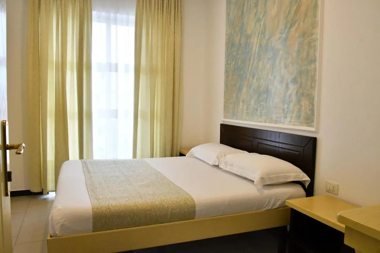 Elite Hotel Golem